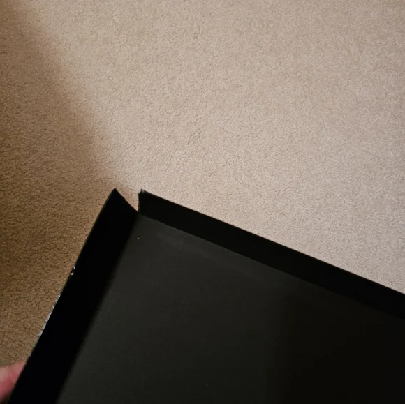 Karl Lagerfeld Paris hat, gloves and scarf set - Picture 4 of 4